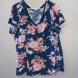 Torrid Plus Size 2X Blue Floral Short Sleeved V-Neck T-Shirt
